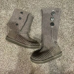 gray knitted uggs
